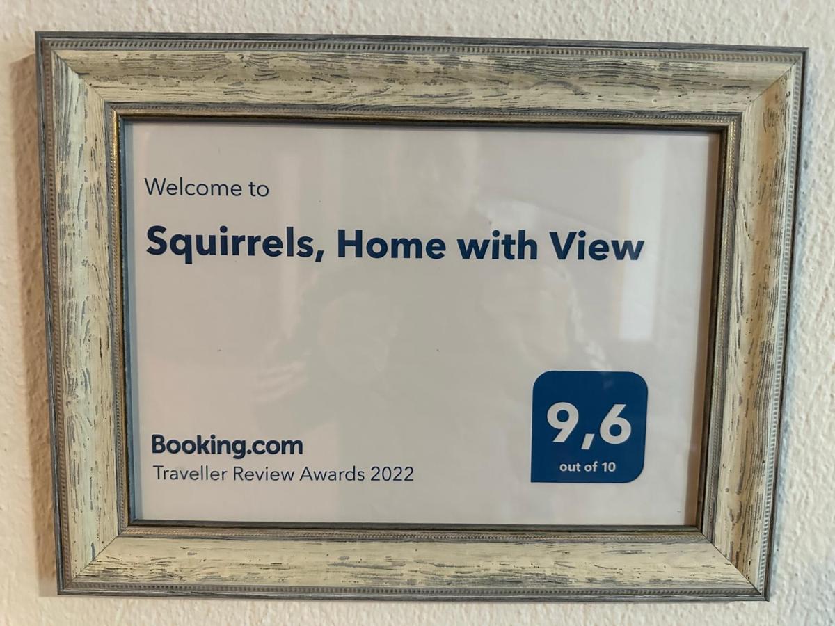Squirrels, Home With View Metamorfosi  Buitenkant foto